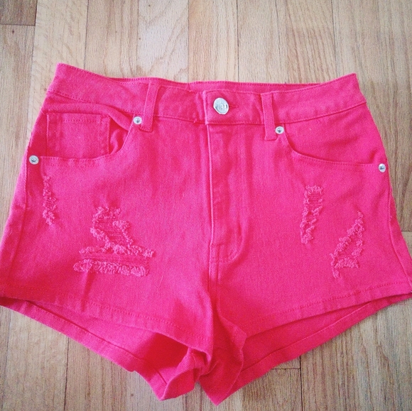 NWT H&M Red Distressed Denim High Waisted Shorts Women's Size 6 - Picture 8 of 8
